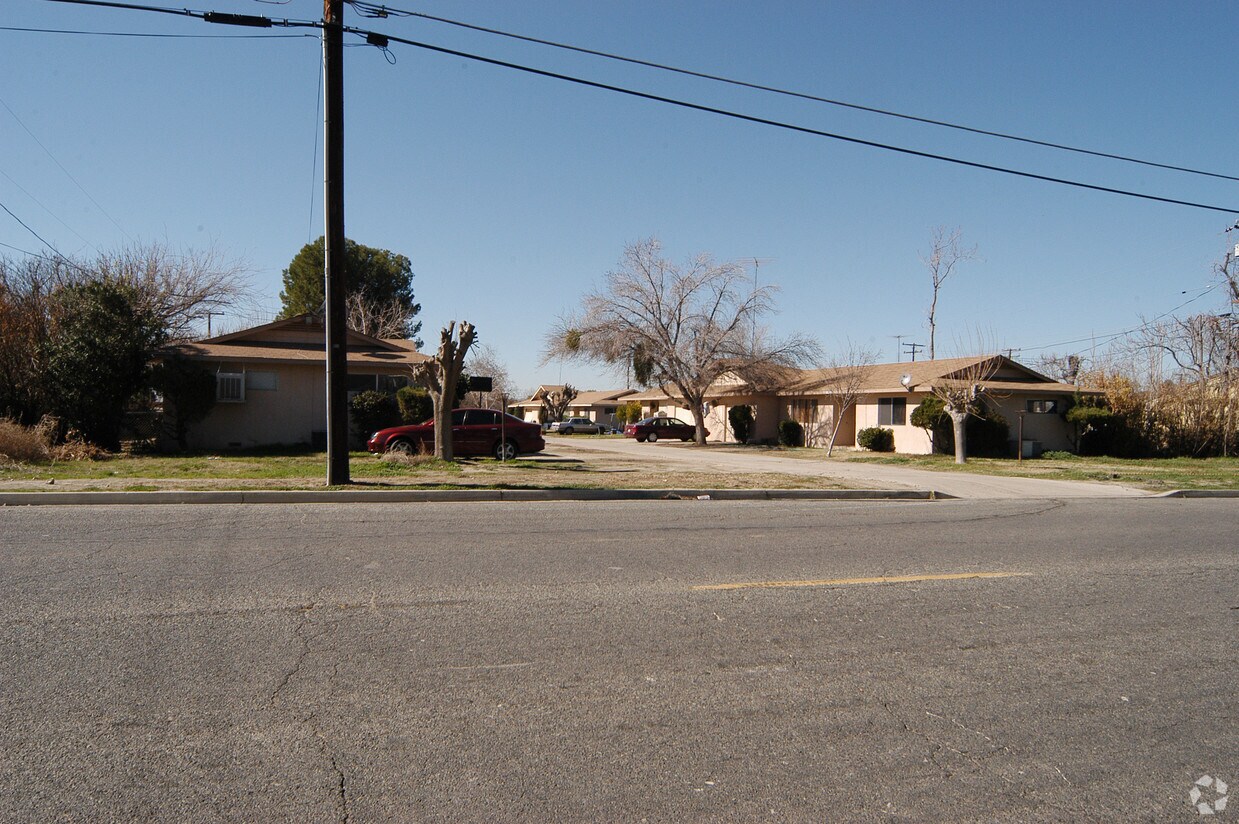 Primary Photo - 25857 Cornell St