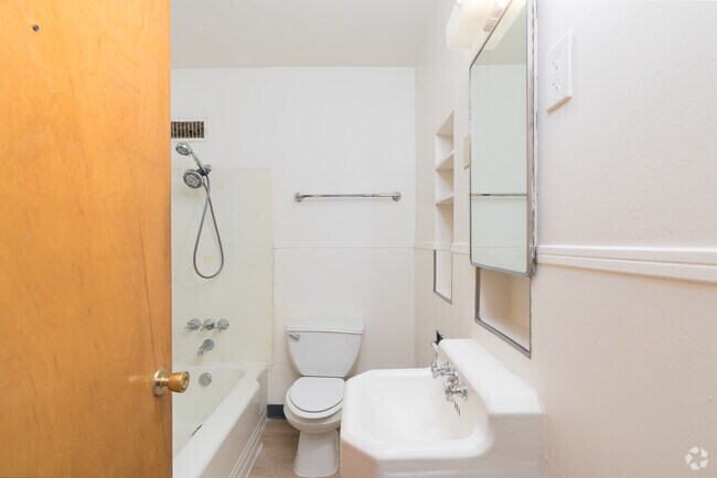1 habitación, 1 baño - 500 pies cuadrados - Baño - Alcliff Apartments