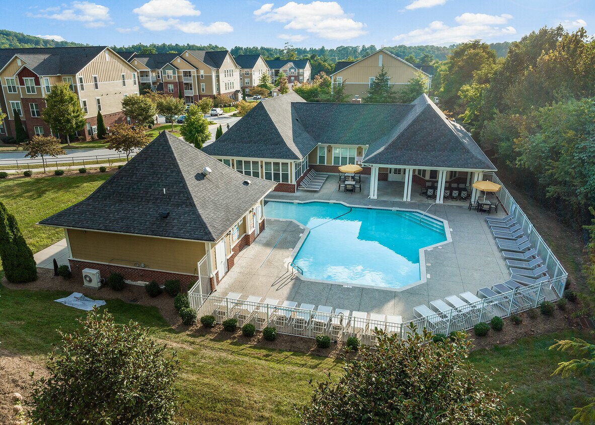 Avalon at Sweeten Creek Apartments in Arden, NC