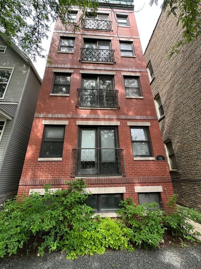 Building Photo - 2256 N Kimball Ave