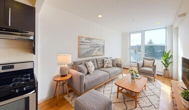 Building Photo - 67-09 Austin St