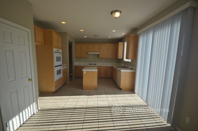 Building Photo - 6969 Rio Grande Dr