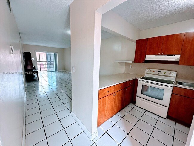 Foto del edificio - 6095 W 19th Ave