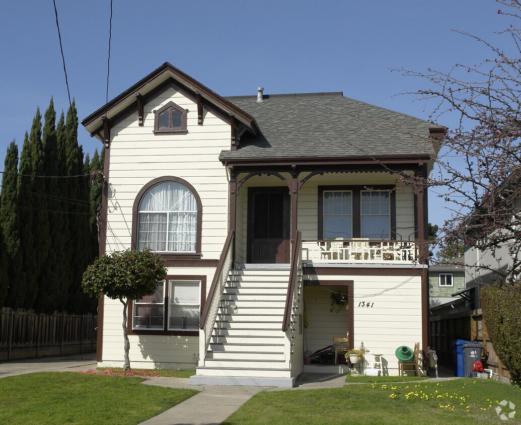 Building Photo - 1341 Pearl St
