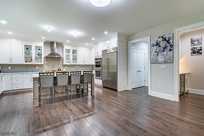 Building Photo - 6 Kanouse Ln