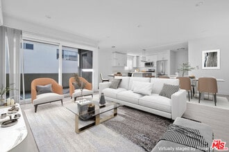 Building Photo - 848 18th St