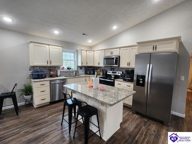 Foto del edificio - 15340 Salt River Rd