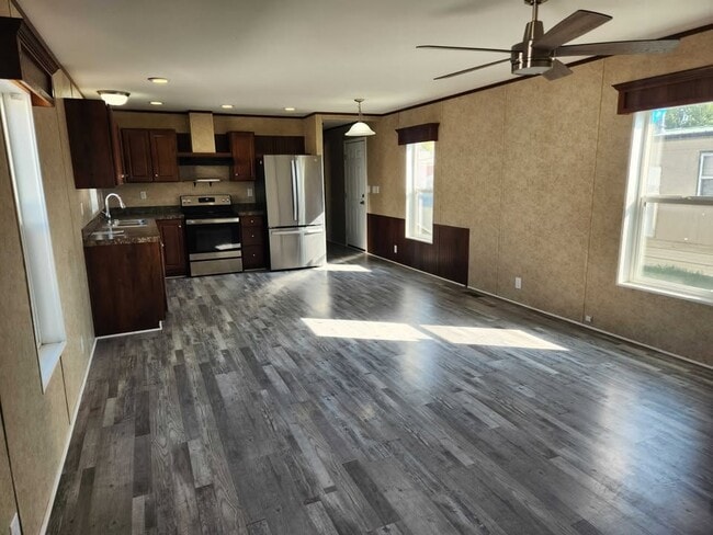 Building Photo - 3805 7th St NE