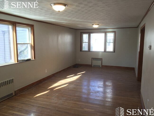 Building Photo - 73 Lowell St