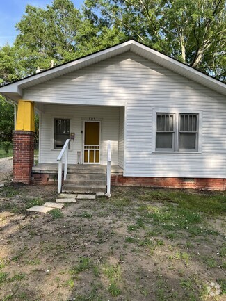 Building Photo - 605 Rock Island Right of Way
