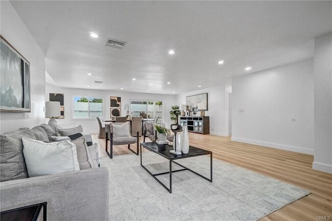 Building Photo - 2842 E Virginia Ave