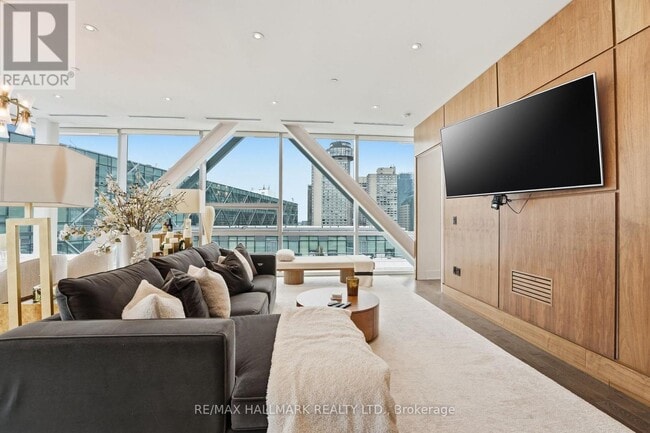 Building Photo - 39 Queens Quay E