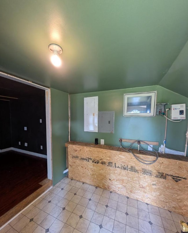 Building Photo - 202 Market St