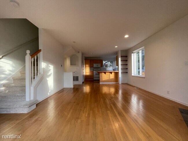Foto del edificio - 2028 Franklin Ave E