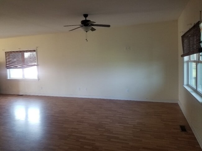 Building Photo - 416 True Vine Rd