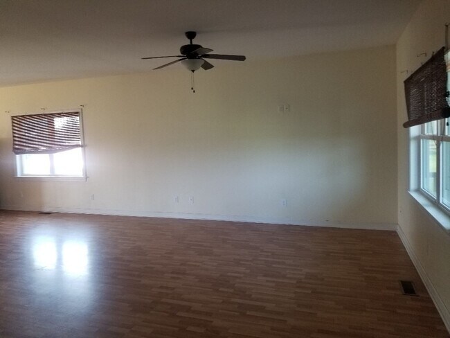 Foto del edificio - 416 True Vine Rd