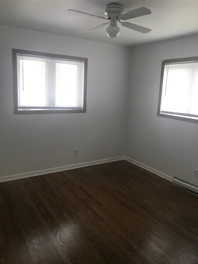 Bedroom - 612 Pierce St