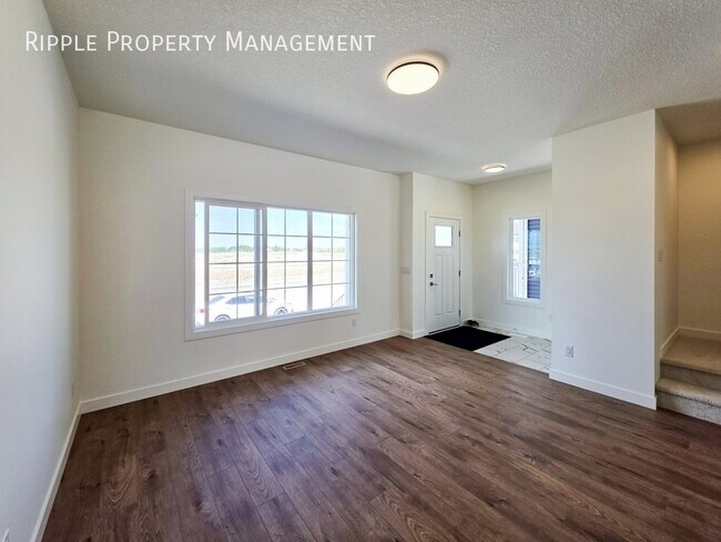 Photo du bâtiment - BRAND NEW 3 BEDS, 2.5 BATHS DUPLEX | STUNNING HOME IN HUXLEY