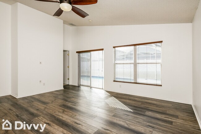Building Photo - 914 Lockbreeze Dr