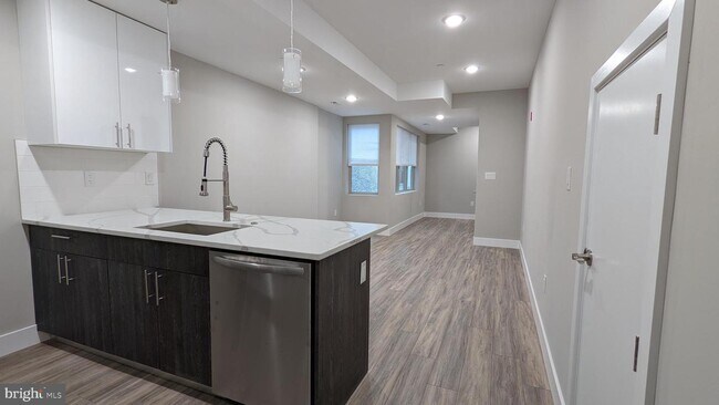 Foto del edificio - 2222 Frankford Ave