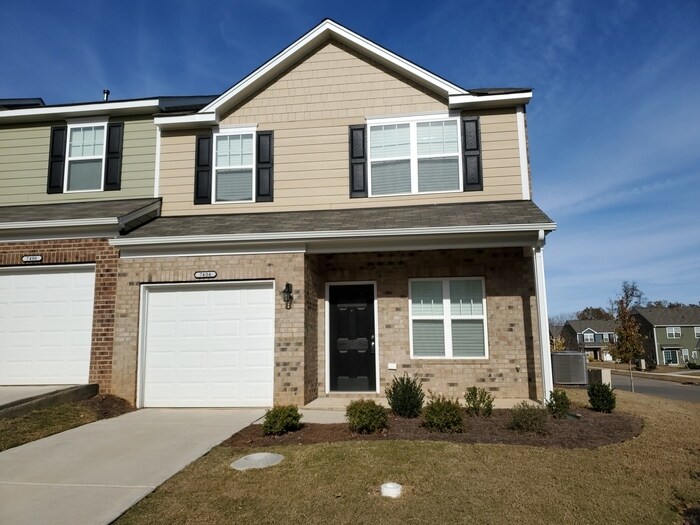 Primary Photo - 2 Bedroom, 2.5 Baths End unit Townhome loc...