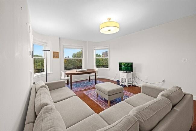 Building Photo - 390 Commonwealth Ave