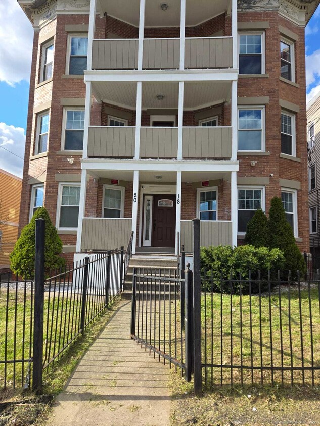 Primary Photo - 18-20-20 Hamilton St