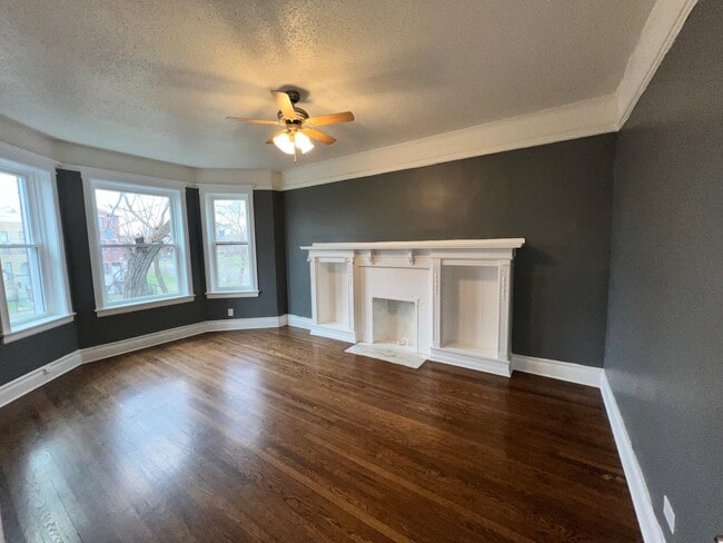 Building Photo - 5909 S Calumet Ave