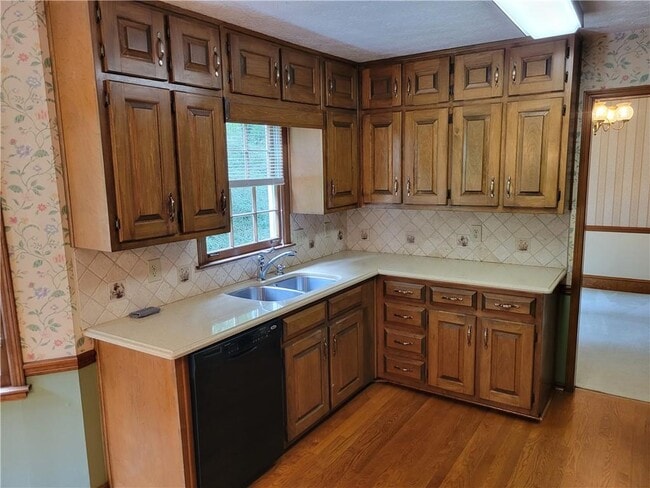 Foto del edificio - 3798 Lee Ridge Way SW