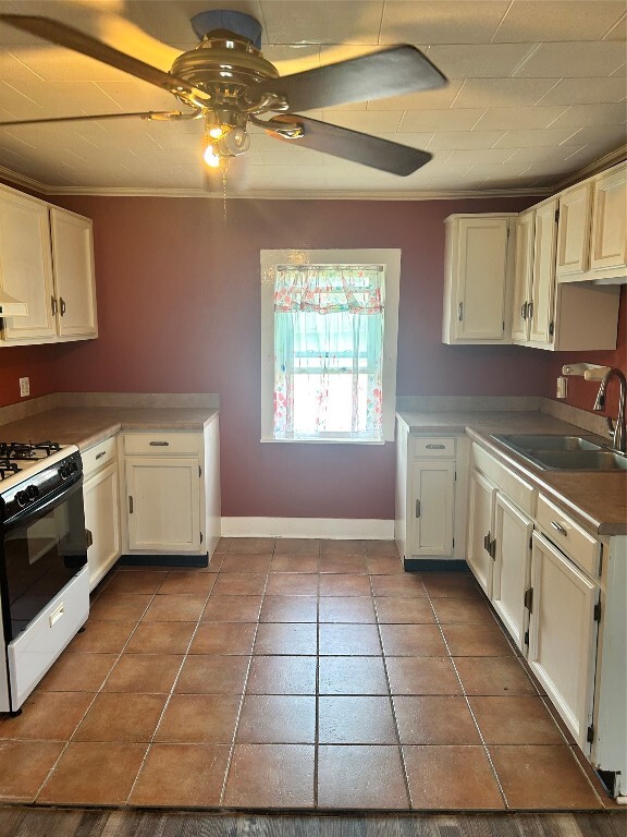 Building Photo - 13 Everett St