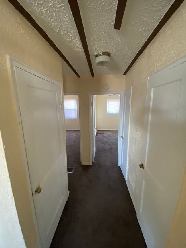 Foto del edificio - Charming 2-Bedroom Row Home in Sharon Hill