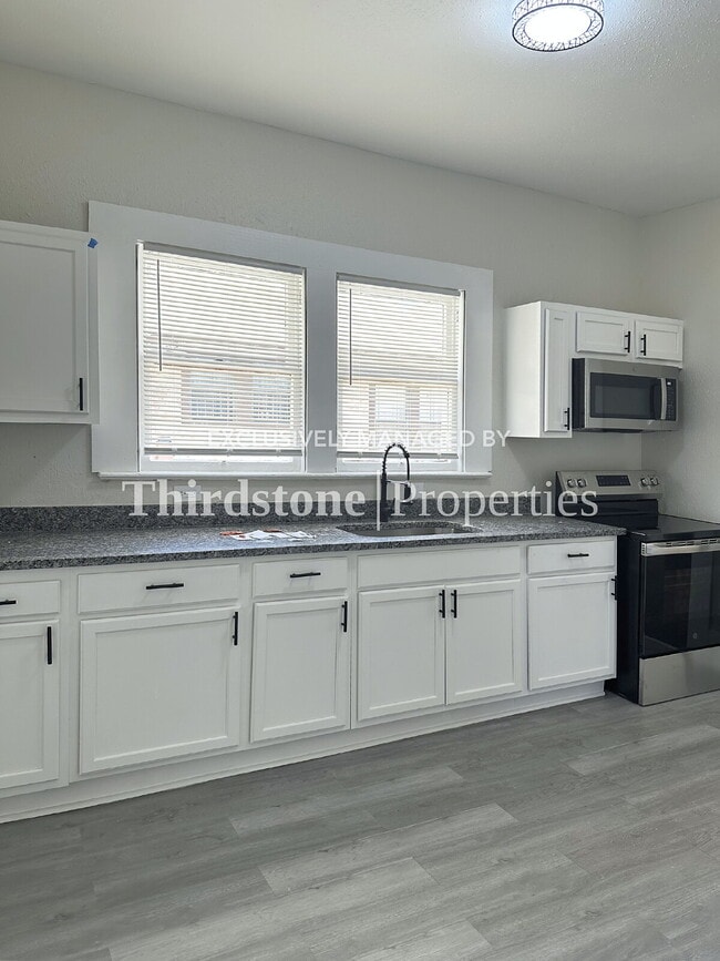 Foto del edificio - 137 W 18th St