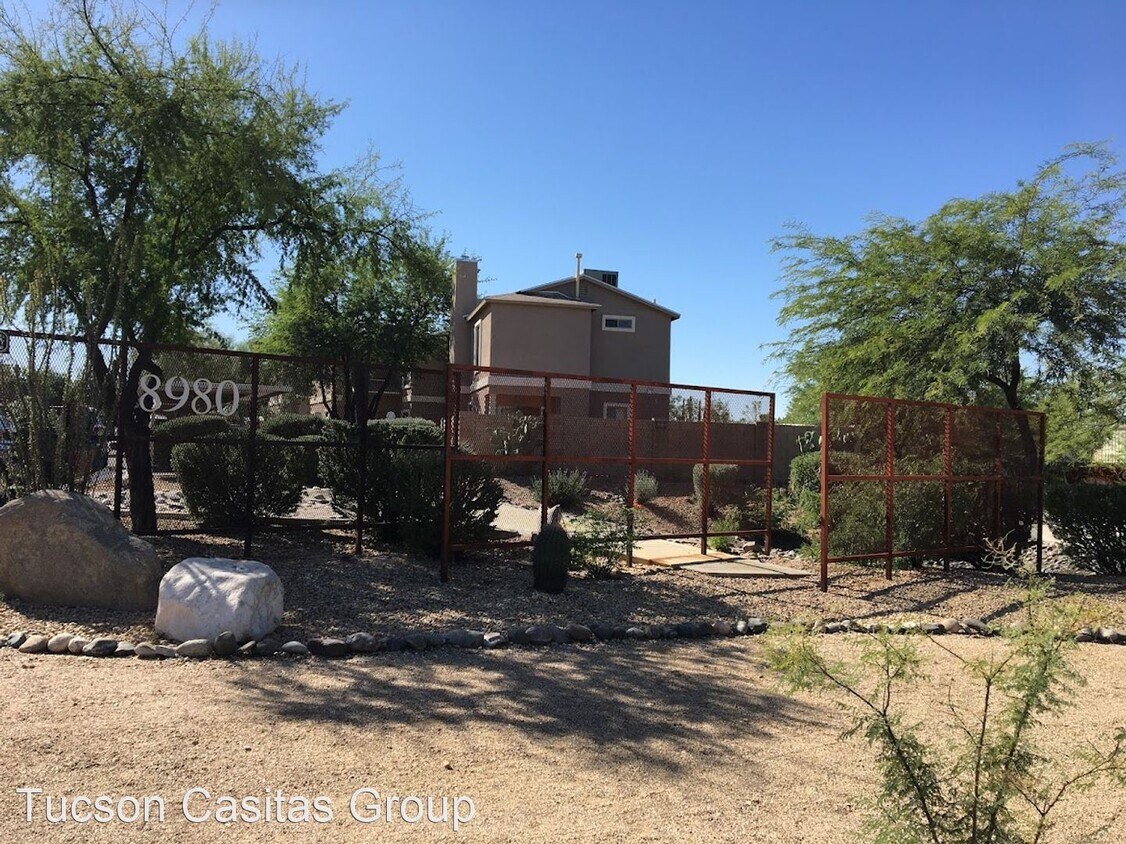 Foto principal - 8980 E Speedway Blvd