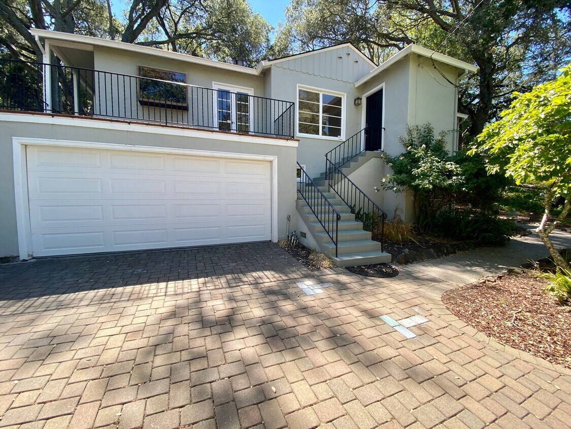 Primary Photo - 4 Bedroom Single Family Home for Rent