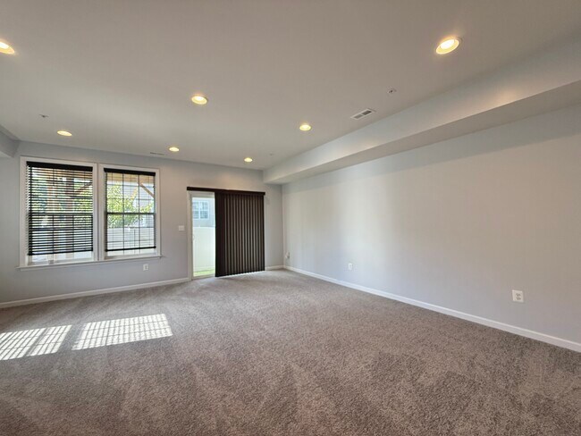 Building Photo - 4721 Six Forks Dr