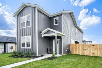 Building Photo - 200 Constanza Trl