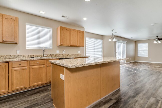 Building Photo - Amazing Single Family Home for Rent in Cle...