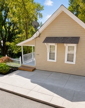 Building Photo - 231 Sekitan Ave