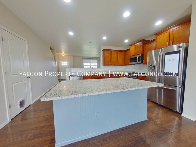 Foto del edificio - 7973 Buckeye Tree Ln