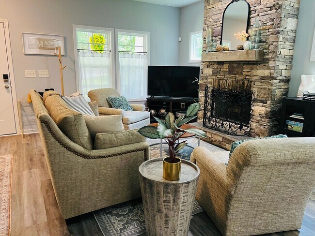 Foto del edificio - Charming 3BR/2.5BA House in Chattahoochee ...