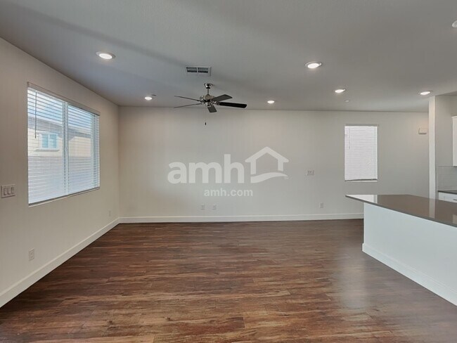 Foto del edificio - 132 Charmante Tulip Ln