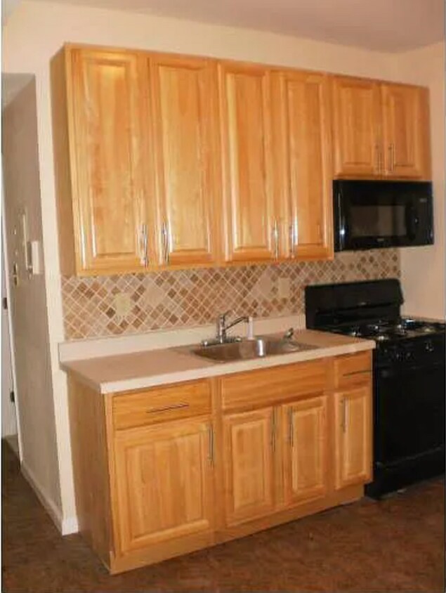 Primary Photo - 457 Hawthorne Ave