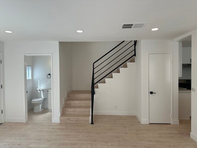 Foto del edificio - 1212 N Gower St