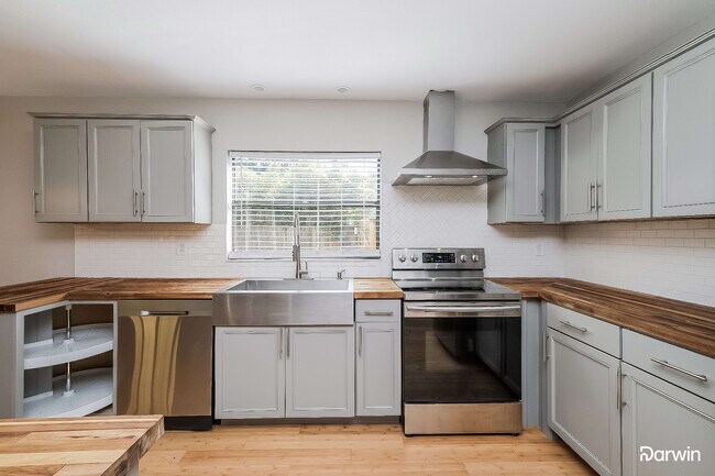 Building Photo - 515 SANDALWOOD DR, PLANT CITY, FL 33563