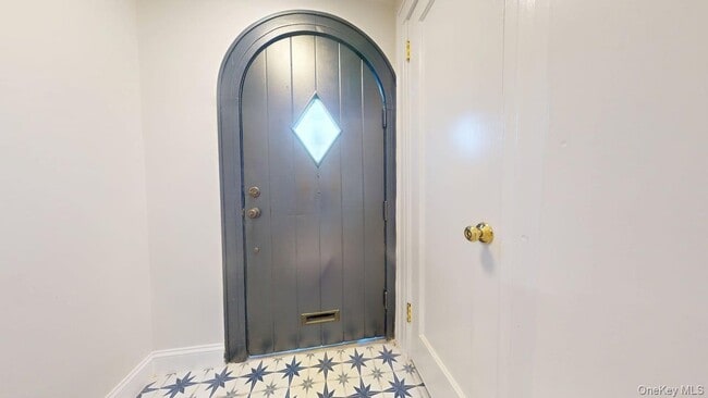 Building Photo - 88-37 62nd Dr