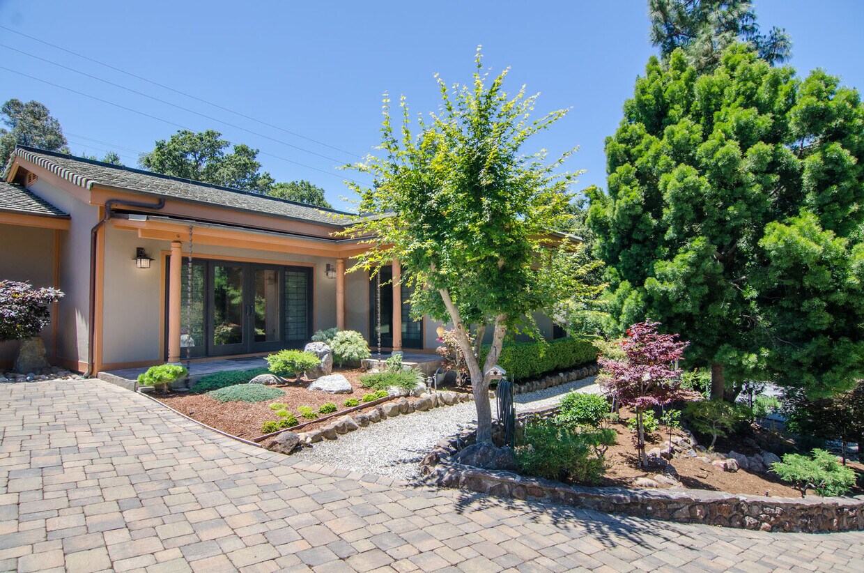 Foto principal - Beautifully Updated Private Guest House wi...