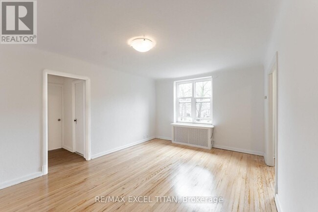 Building Photo - 8 Mallory Gardens