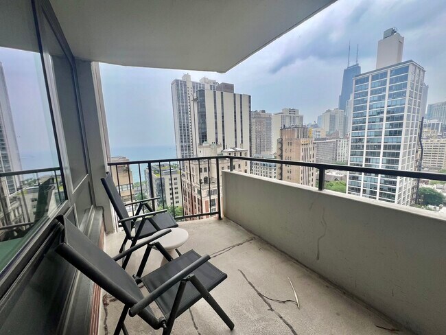 Foto del edificio - 1340 N Astor St