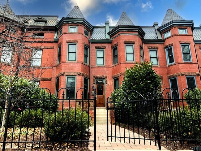 Photo - 1302 East Capitol St NE House