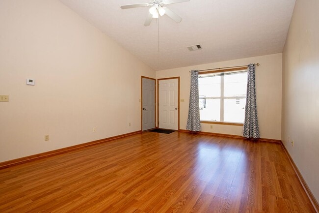 Foto del edificio - Two Bedroom Apartment